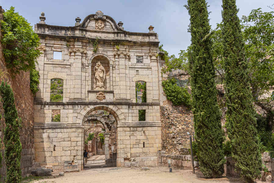 Tarragona - Escaladei 06 - la Cartoixa d'Escaladei - fachada de la Mare de Déu.jpg